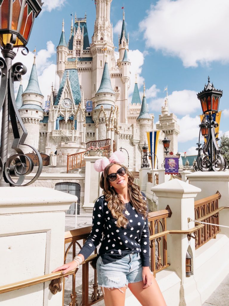 How to Take an Epic Castle Photo at Disney World - Vogue for Breakfast