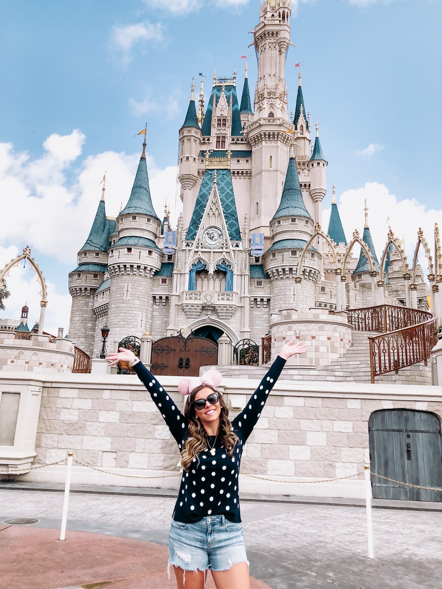 How to Take an Epic Castle Photo at Disney World - Vogue for Breakfast